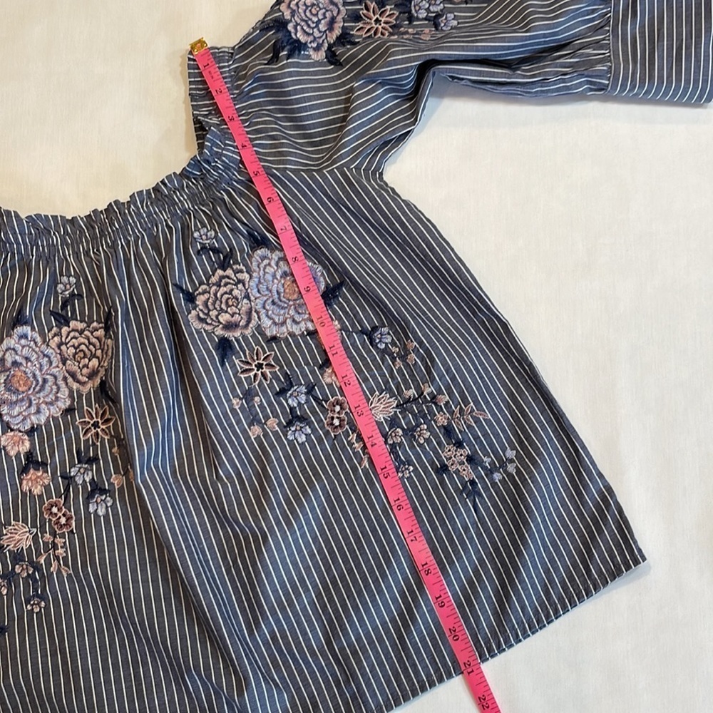 🎈AMERICAN EAGLE off shoulder striped embroidered floral top Size XS - Picture 11 of 16